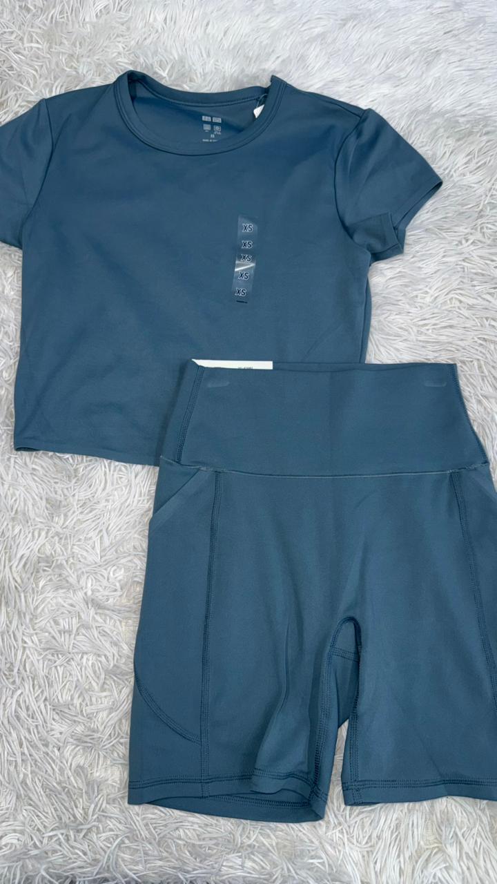 Conjunto deportivo azul XS UNIQLO