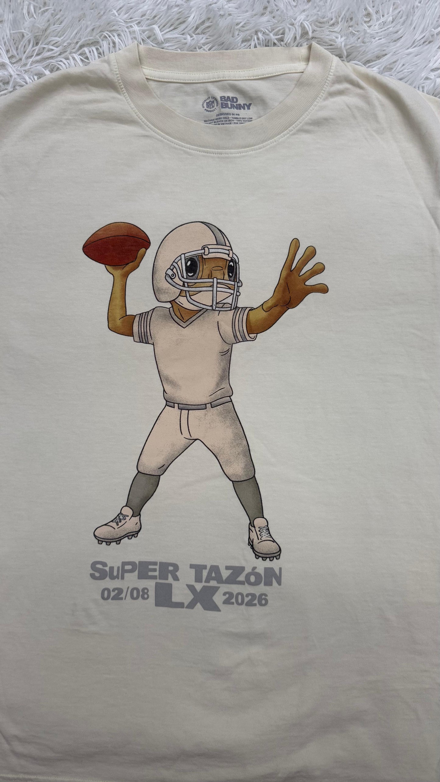 Playera hueso S NFL x Bad Bunny