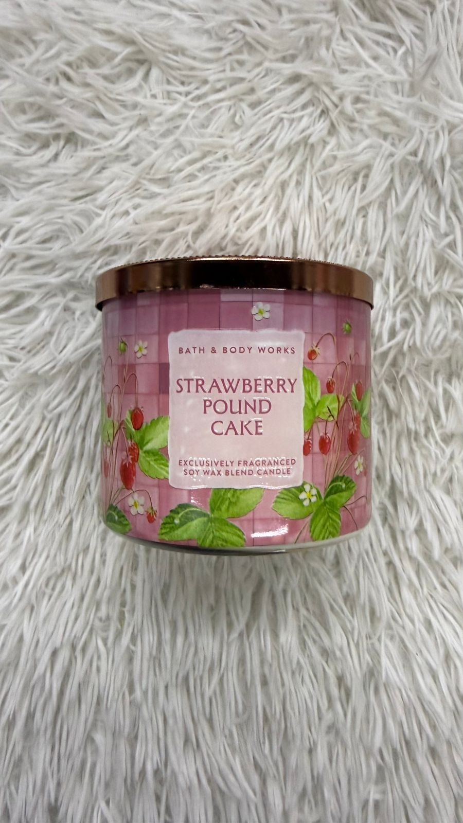 Vela Strawberry pound cake Bath & body works