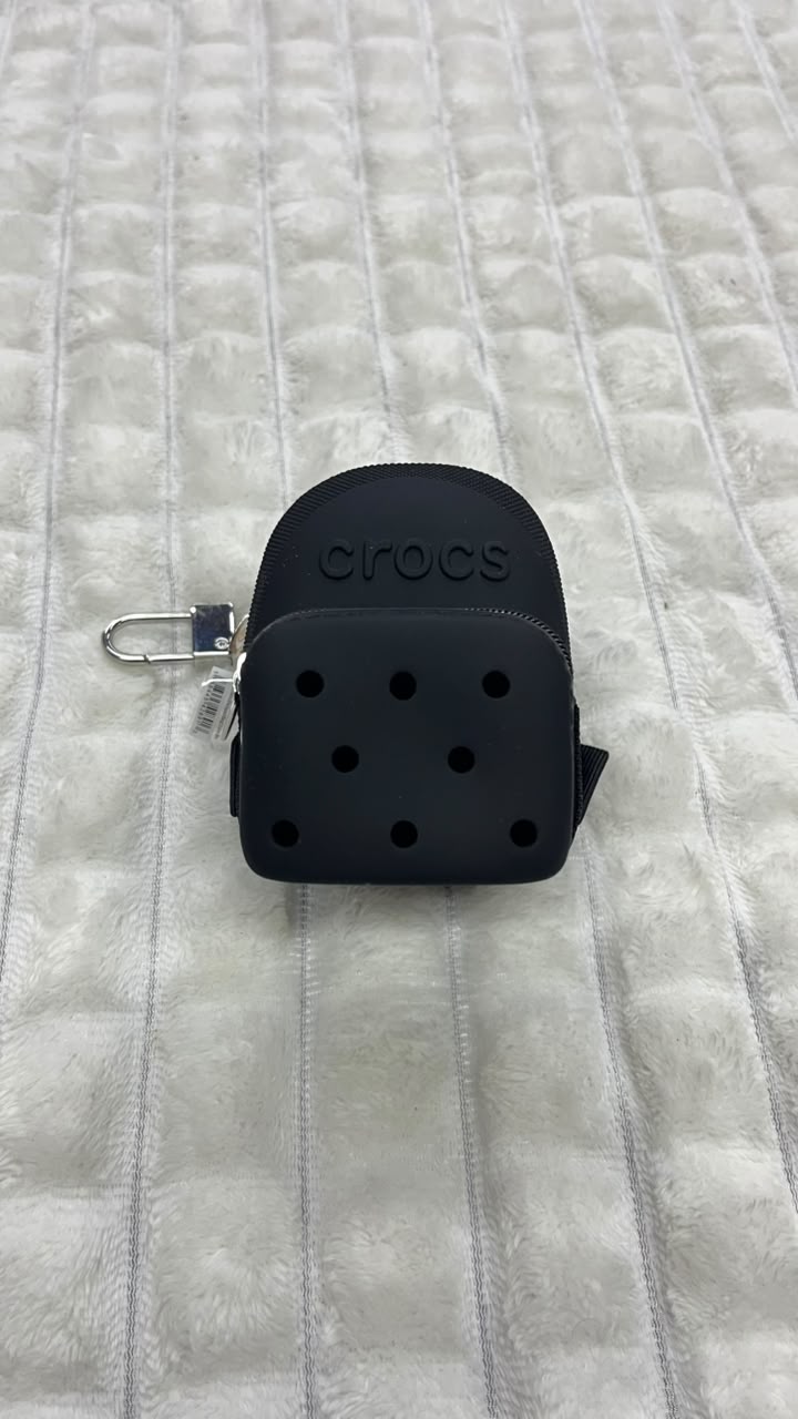 Monedero mochila negra Crocs