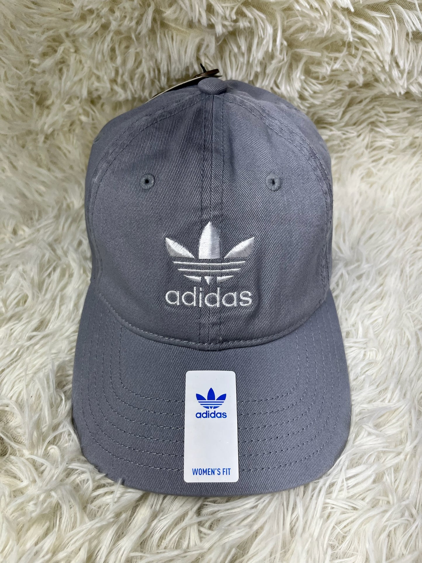 Gorra gris Adidas