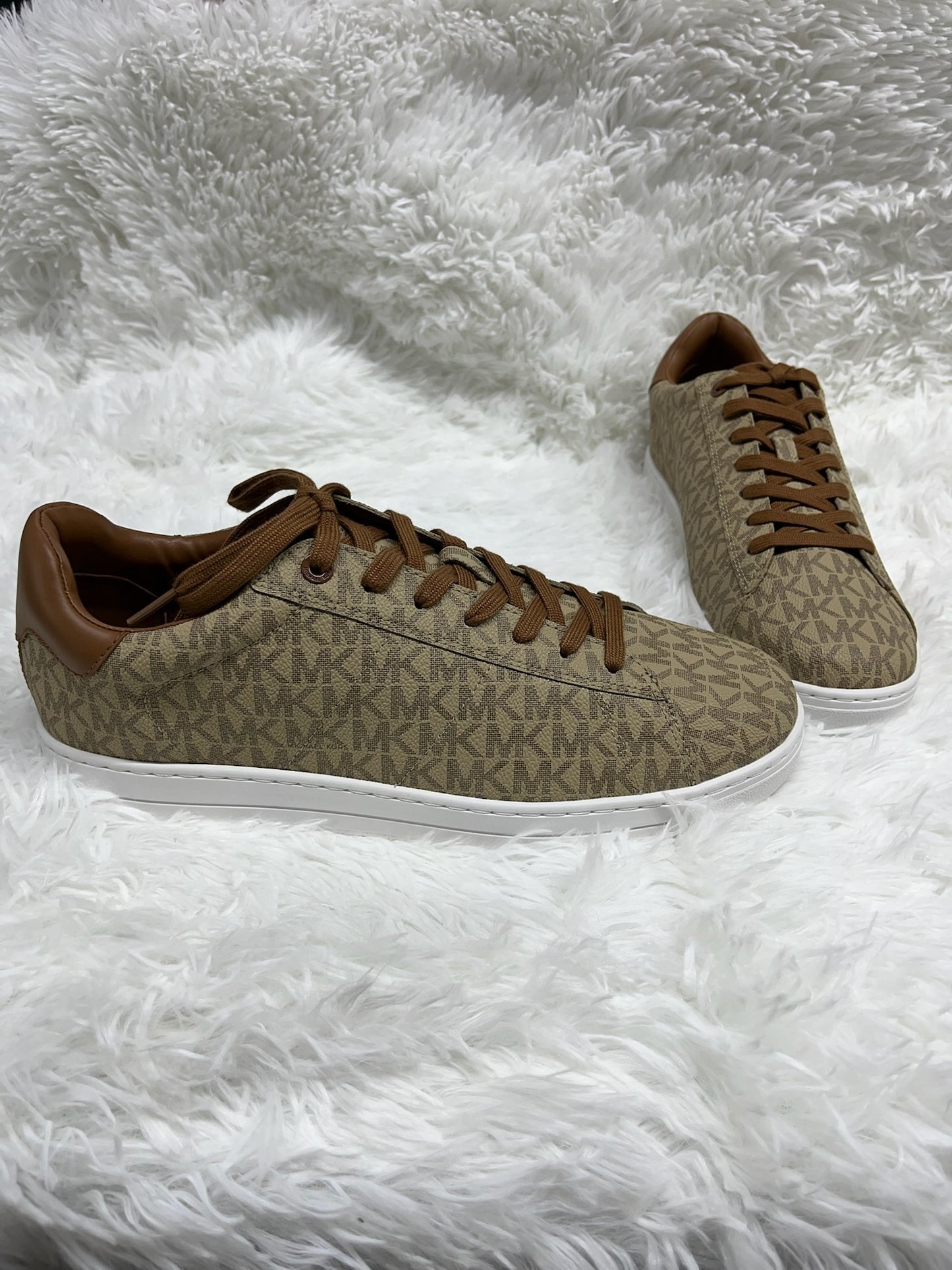 Tenis cafés 28.5 Michael Kors