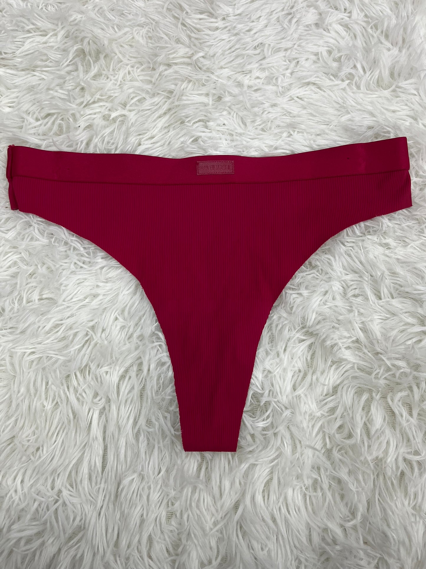 Thong rojo M Steve Madden