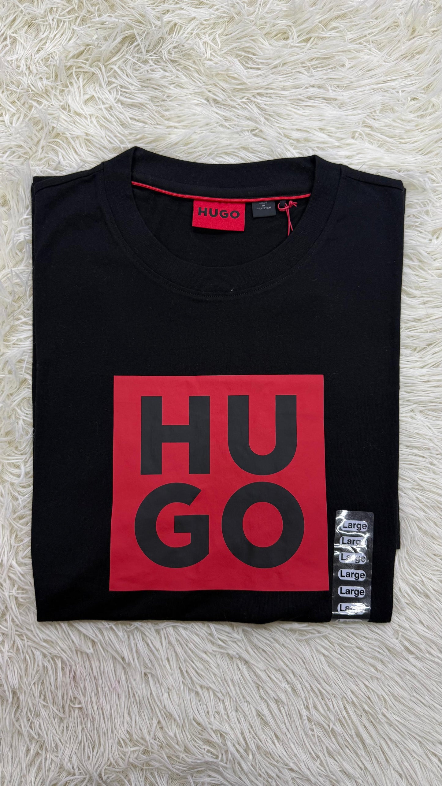 Playera negra L Hugo