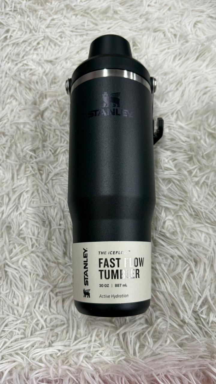 Fast flow tumbler negro 887ml Stanley