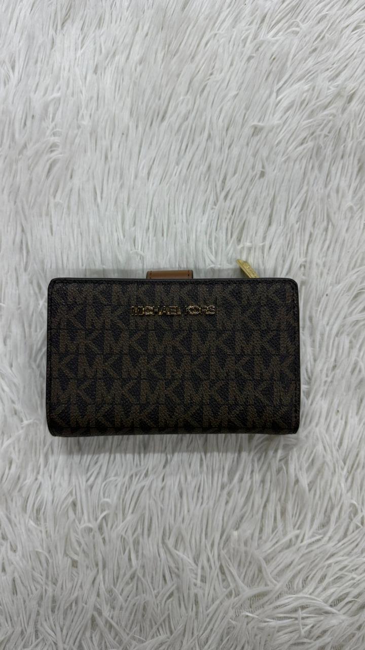 Cartera café Michael kors