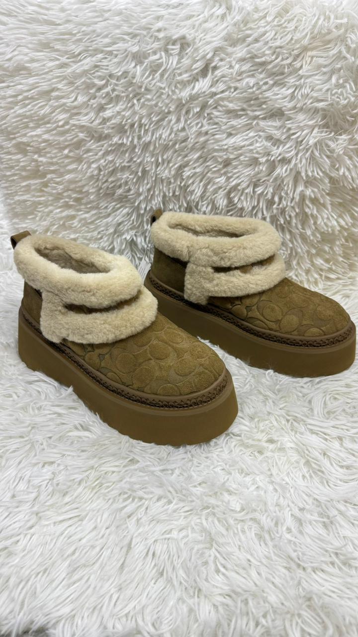 Botas cafés 23 UGG