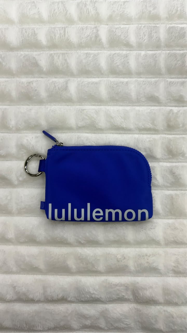 Monedero azul Lululemon