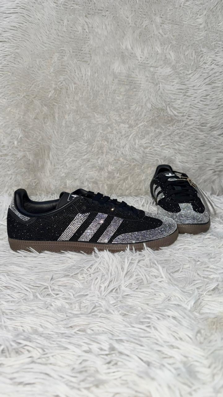 Tenis negros 25 1/2 Adidas