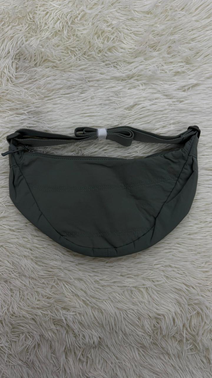 Cangurera verde militar Gymshark