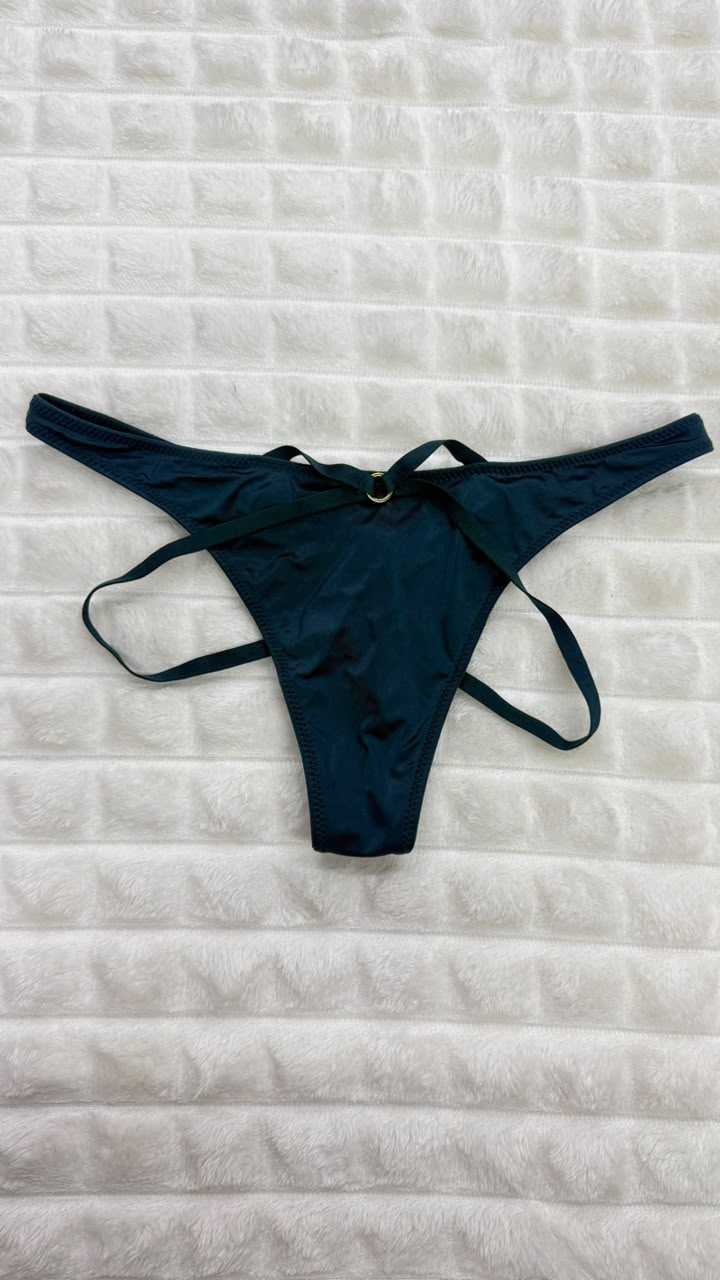 Thong esmeralda S Victoria secret