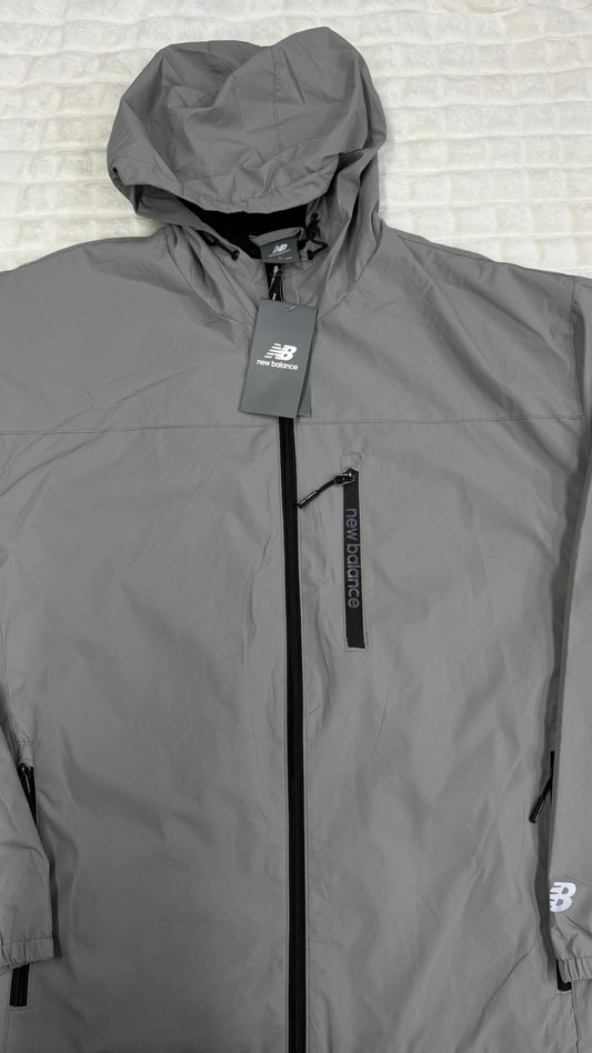 Rompe vientos gris L New balance