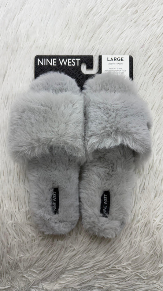 Pantuflas gris L Nine west