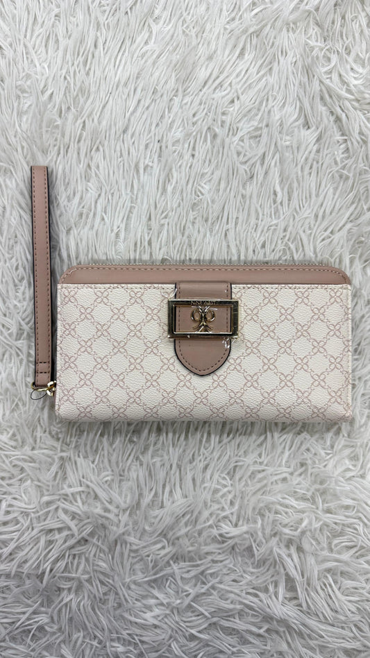 Muñequera crema Nine West