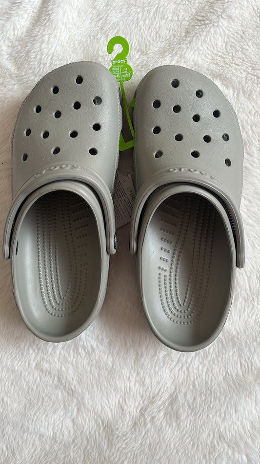 Crocs grises 25