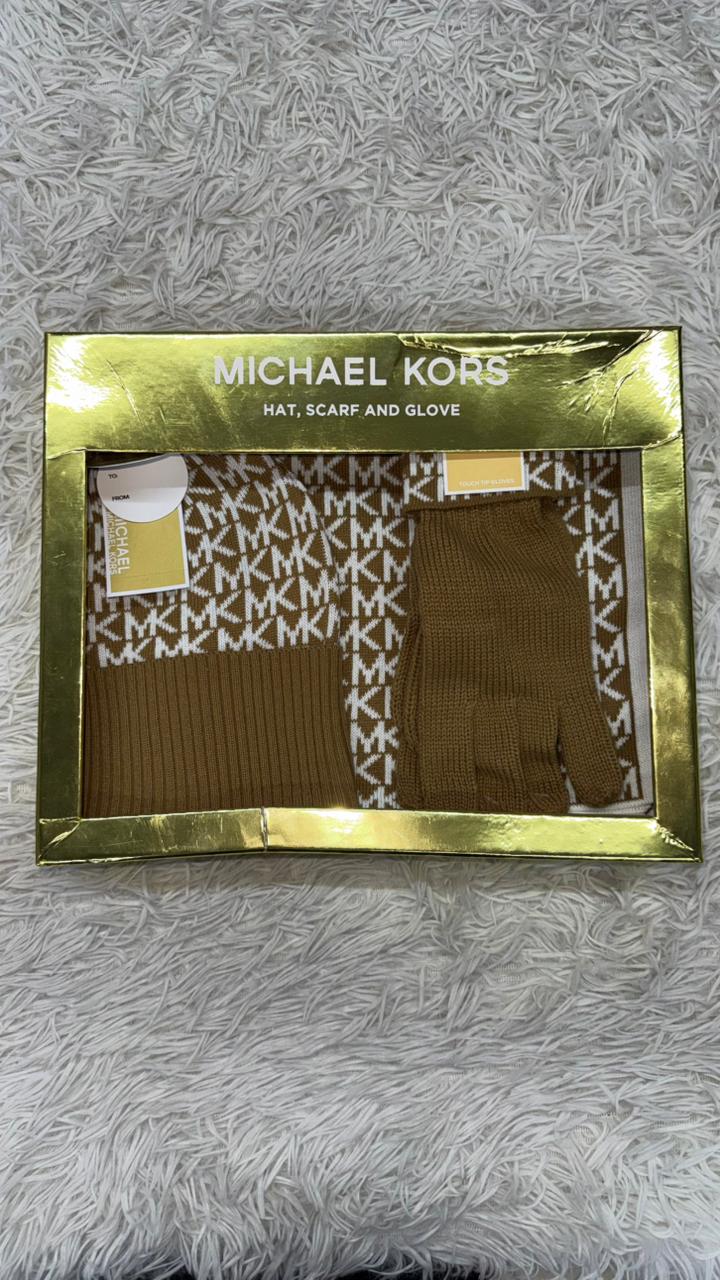 Gorro-bufanda-guantes Michael kors