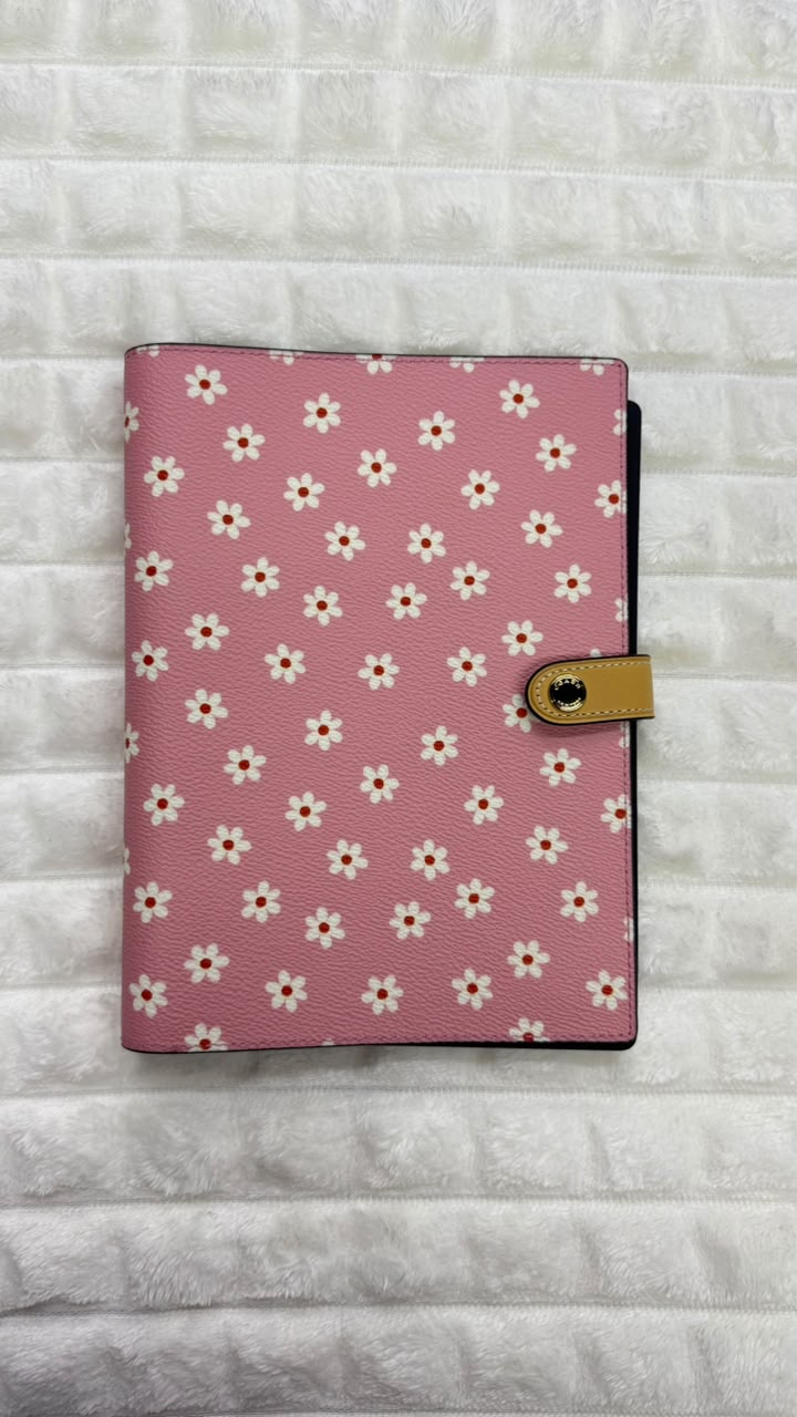 Libreta rosa Coach