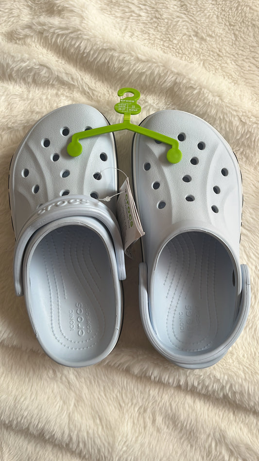 Crocs azules 23
