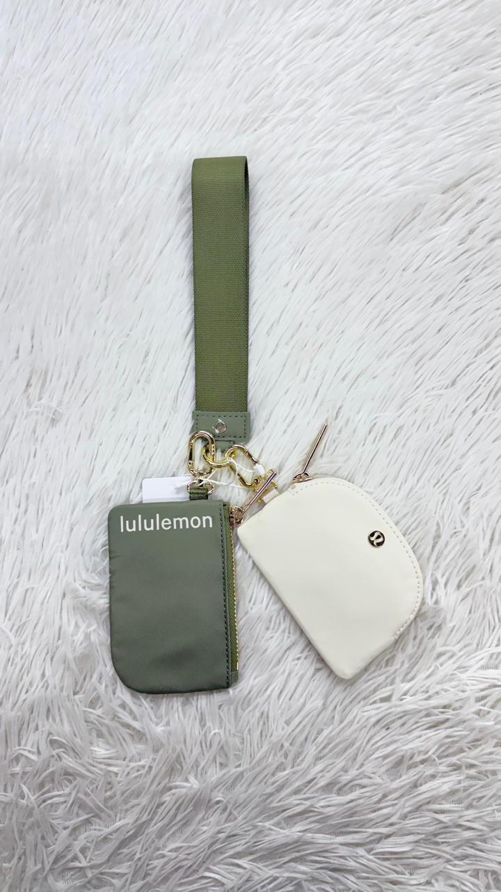 Monedero verde y blanco Lululemon