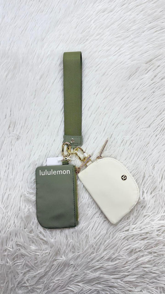 Monedero verde y blanco Lululemon