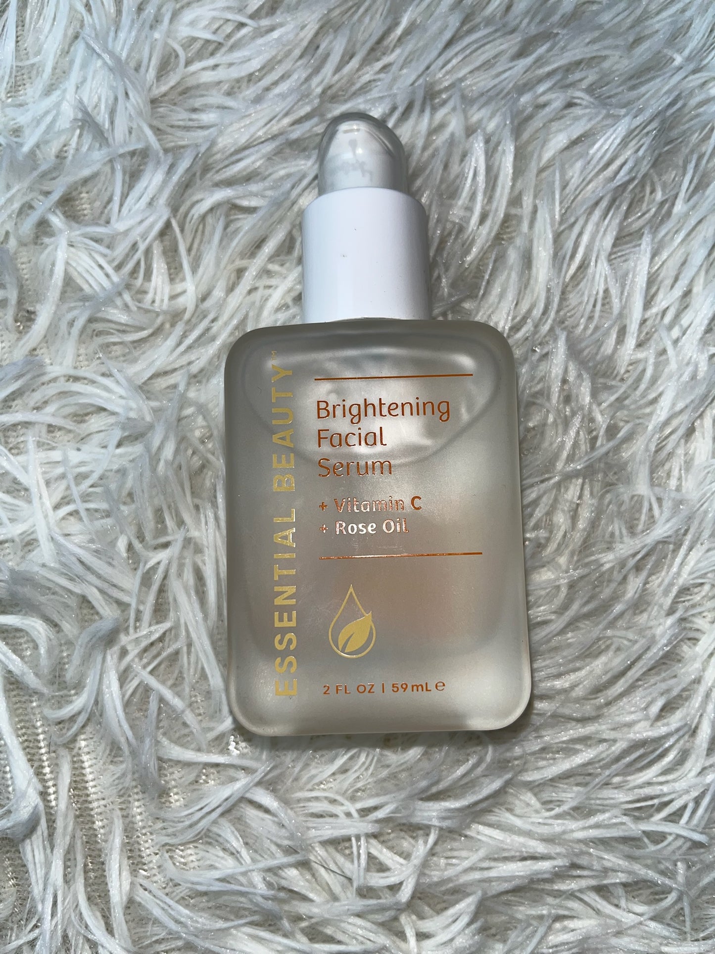 Brightening facial serum Essential Beauty