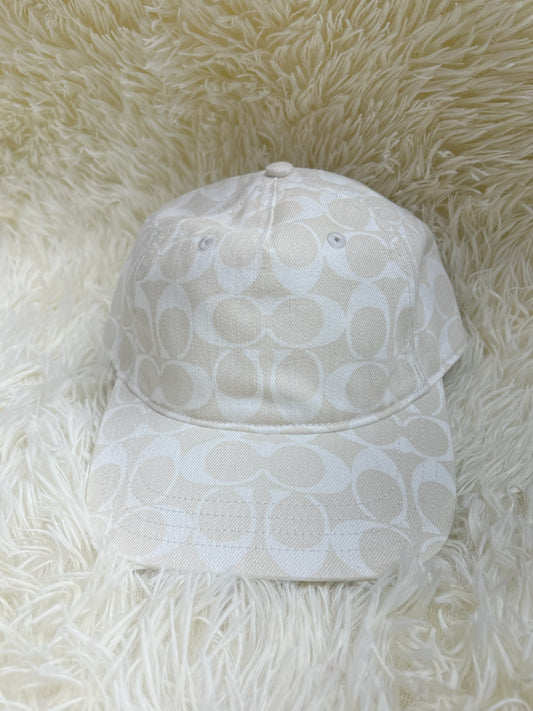 Gorra blanca Coach