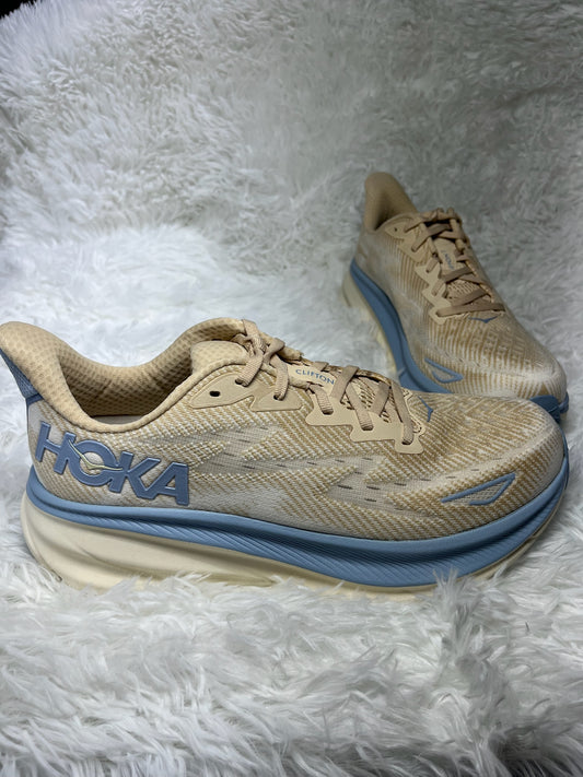 Tenis arena 27 Hoka