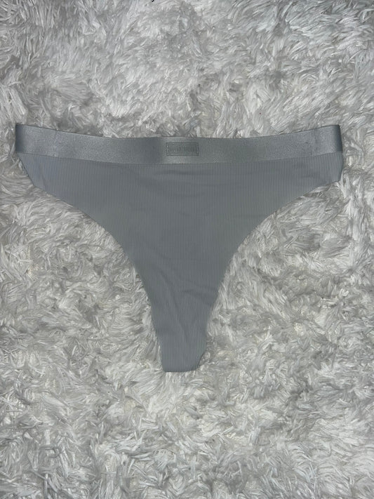 Thong gris S Steve madden
