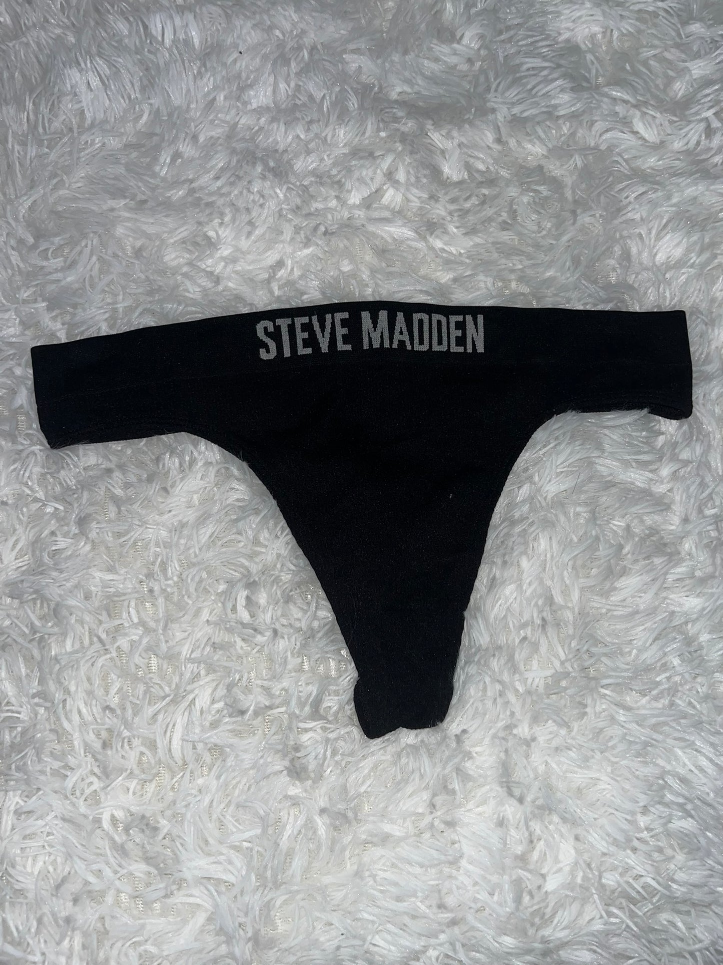 Thong negro M Steve Madden