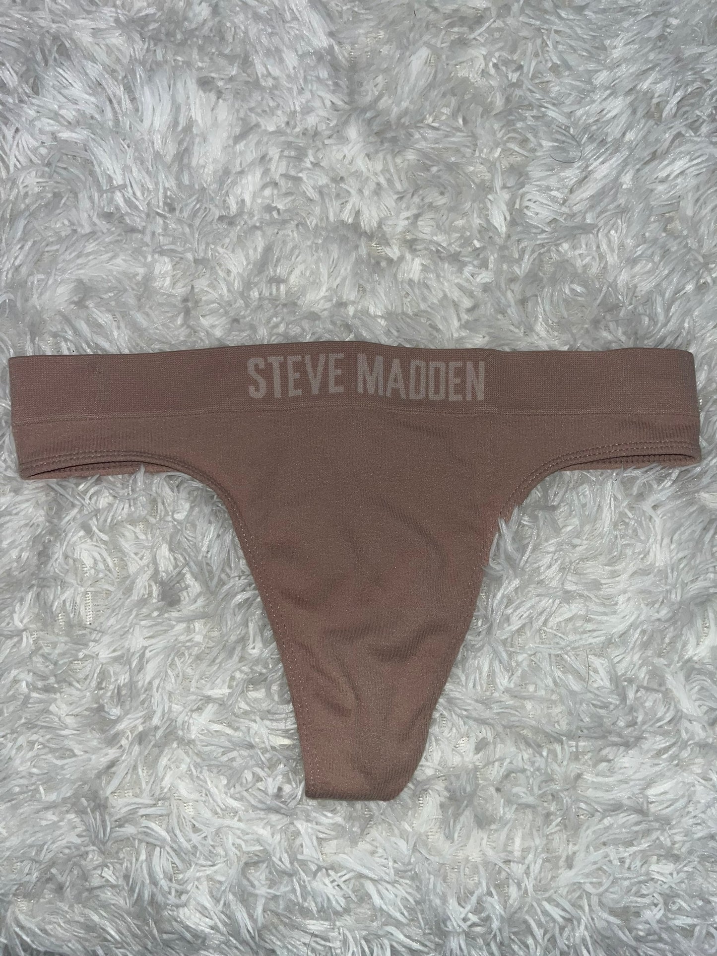 Thong café M Steve Madden