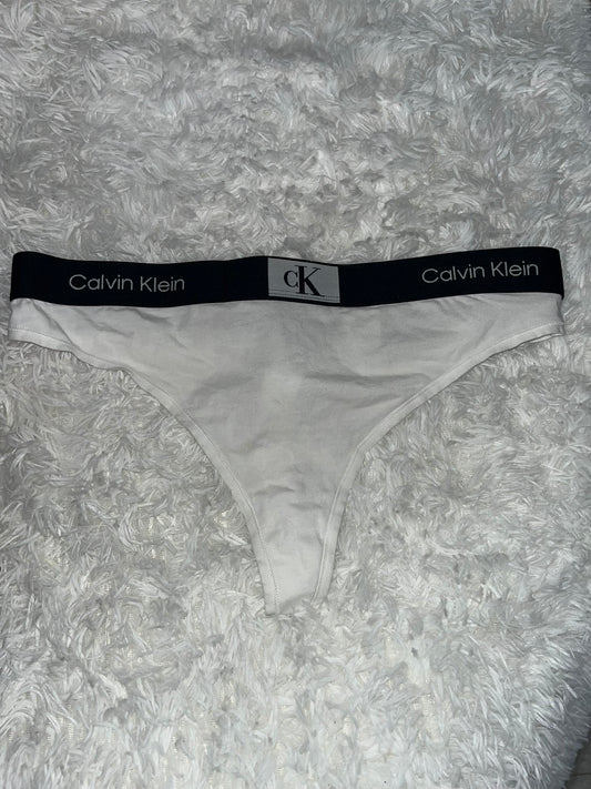 Thong blanco XL Calvin Klein