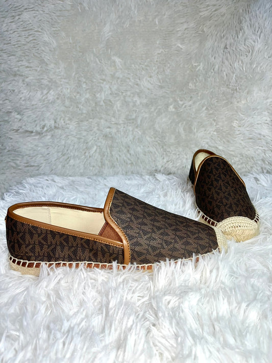 Zapatos cafés 24 Michael kors