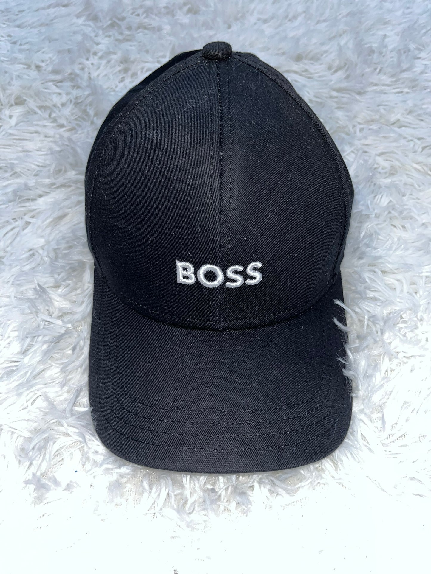 Gorra negra Boss