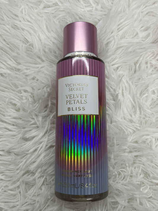 Mist Velvel petals Victoria secret