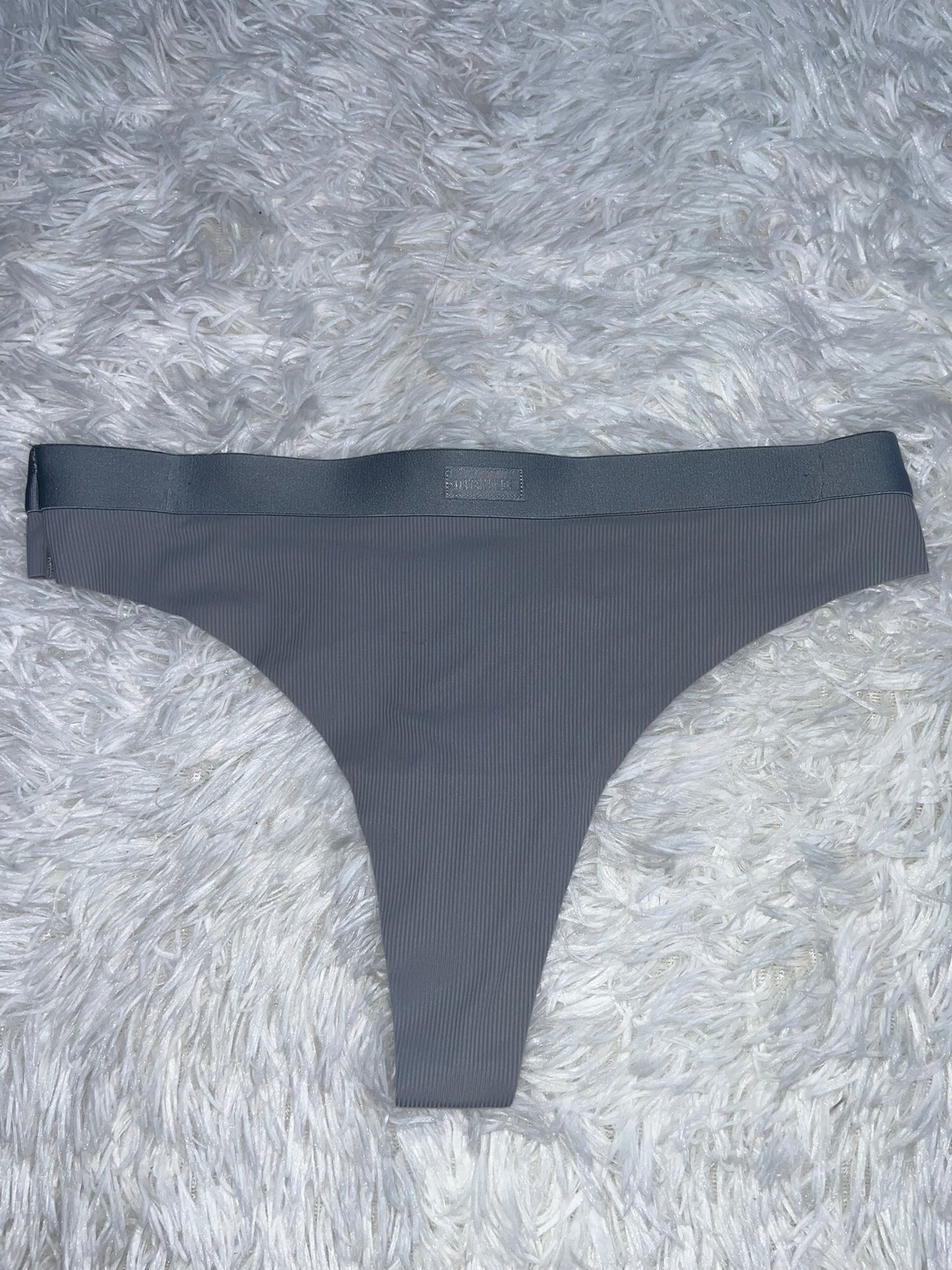 Thong gris M Steve Madden
