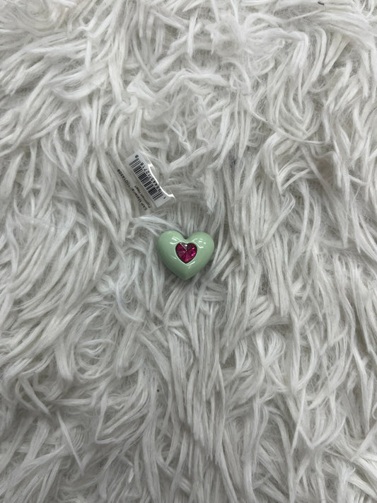Charm corazón verde metálico Crocs