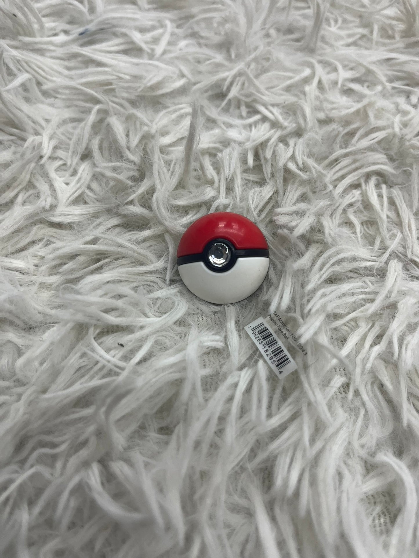 Charm Pokebola  Crocs