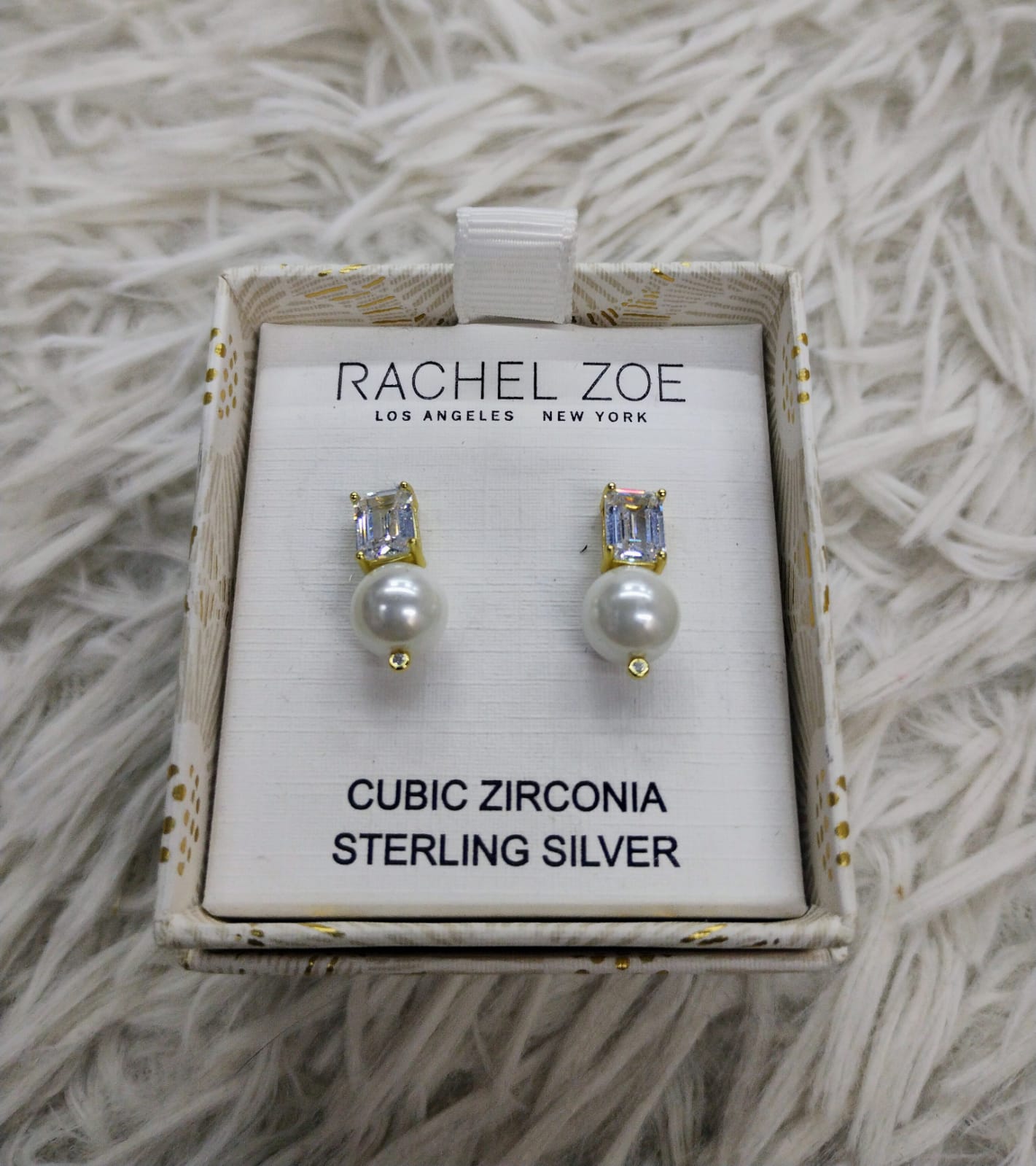 Arete tipo perla Rachel zoe