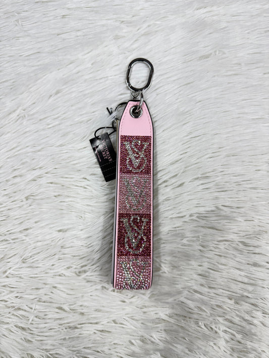 Llavero rosa Victoria Secret