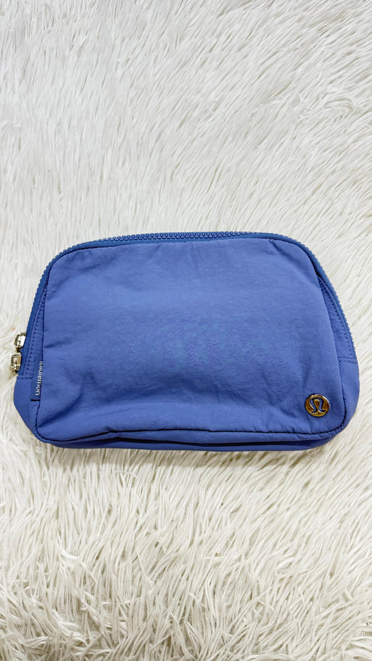 Cangurera azul Lululemon