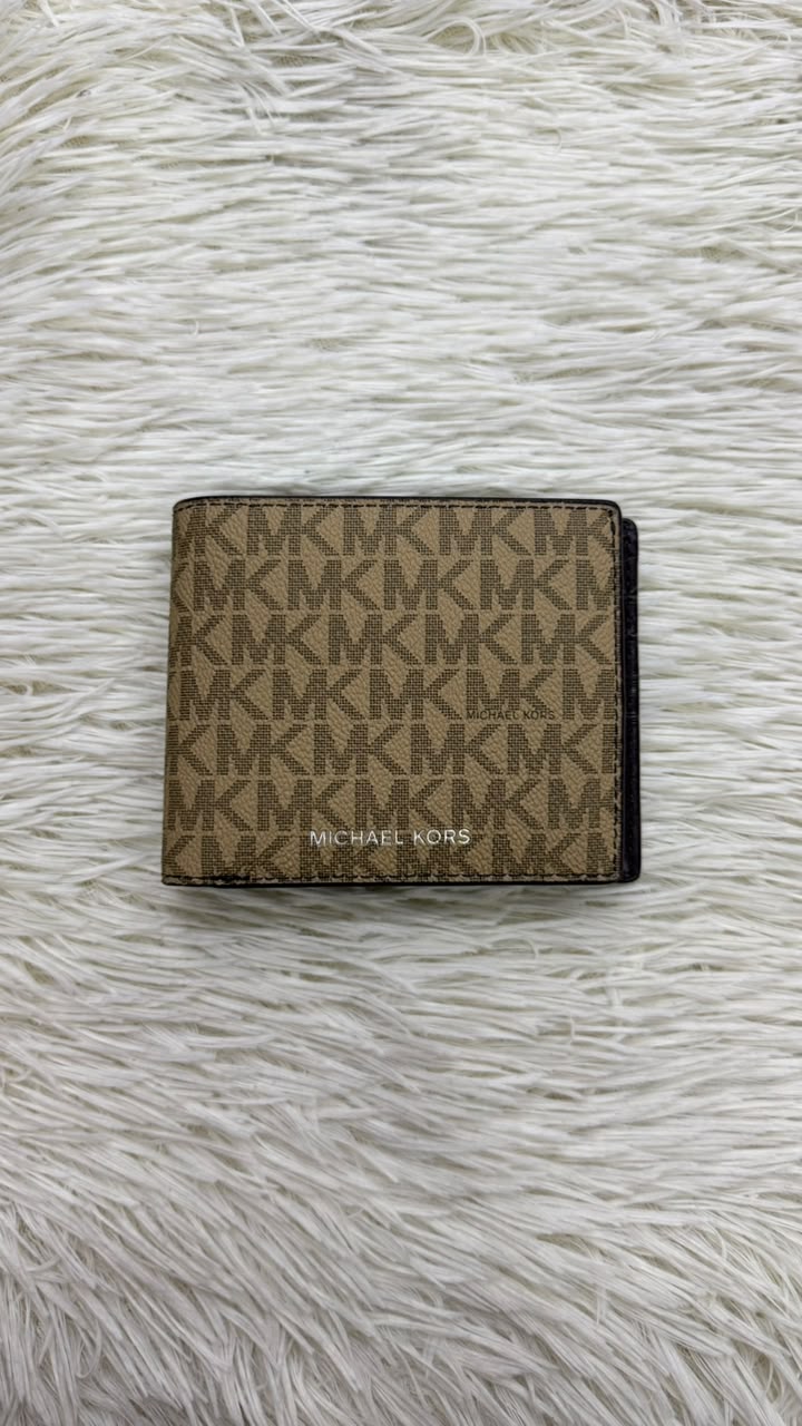 Cartera café con tarjetero Michael kors