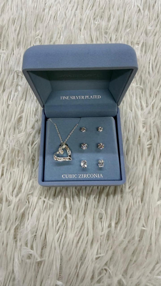 Juego de aretes y collar Danecraft