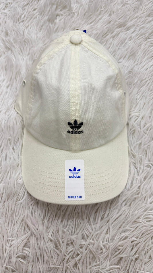 Gorra blanca Adidas