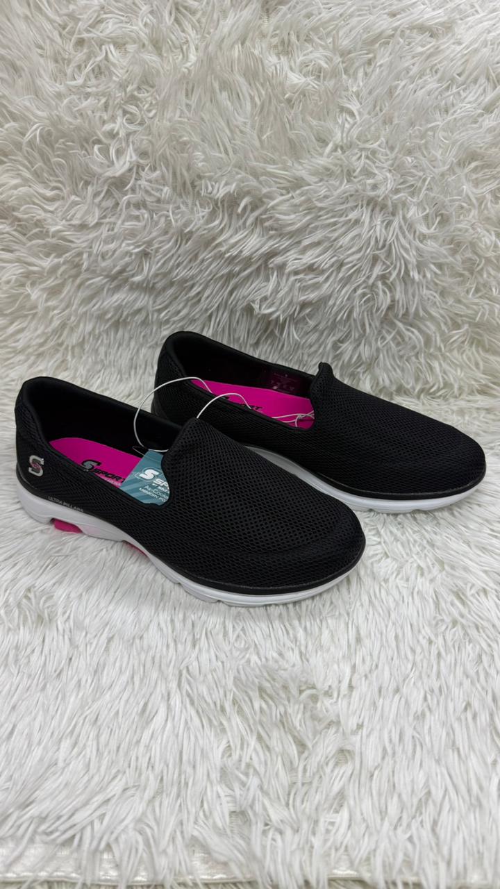 Tenis negros 25 Skechers